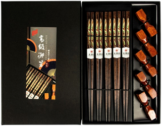 Zestaw drewnianych pałeczek z podstawkami Gift Box Drewno 22,5cm - 5 par - Golden Turtle