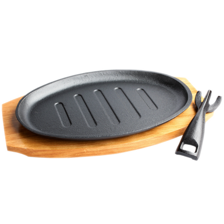 Żeliwny hot plate 27,5cm - owalny gorący talerz z drewnianą podstawką - Emro Aziatica